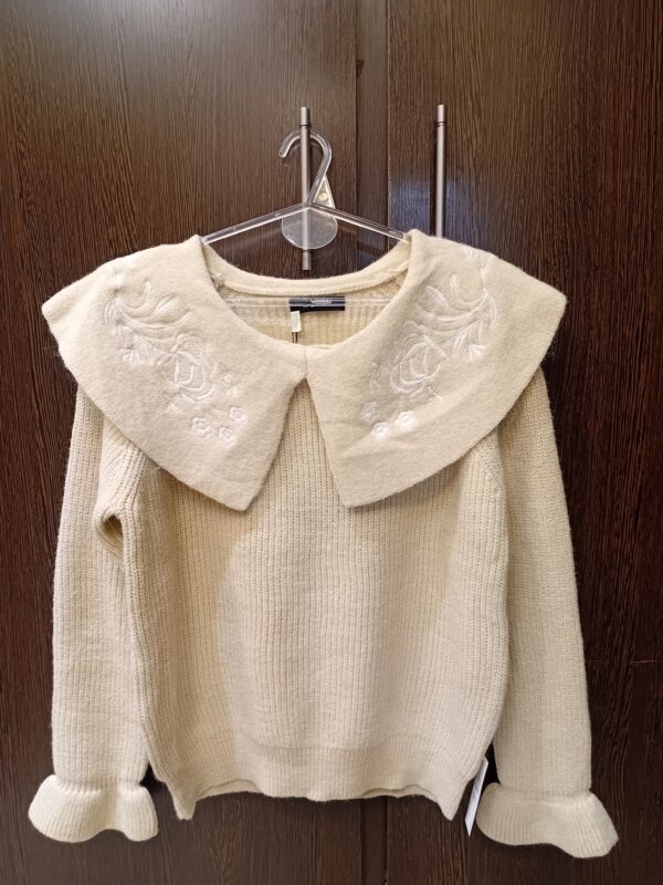 Sweater flores bordadas