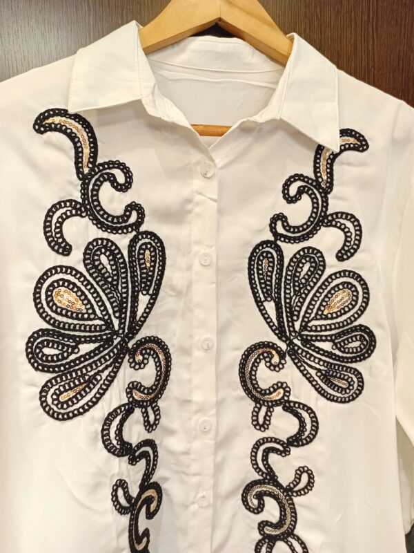 Camisa Bordada con Lentejuelas