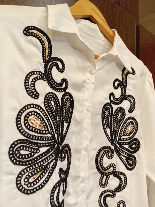 Camisa Bordada con Lentejuelas