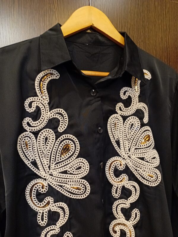 Camisa Bordada con Lentejuelas