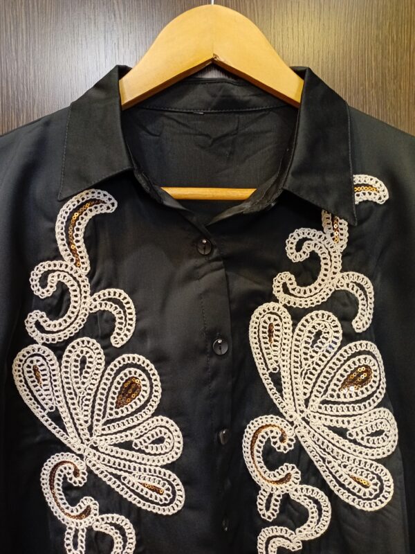 Camisa Bordada con Lentejuelas