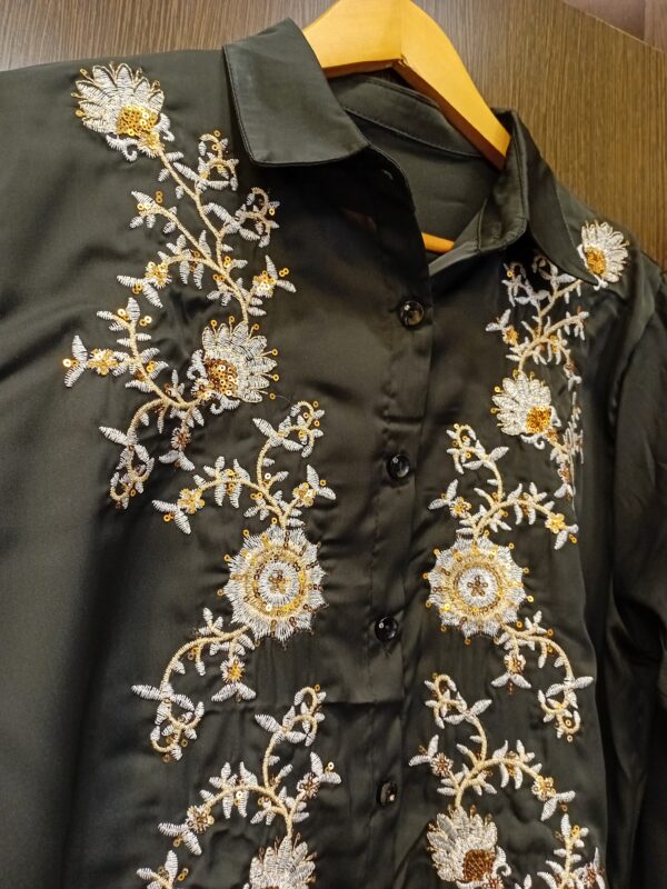 Camisa Bordada con Lentejuelas