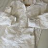 Camisa con flores Broderie
