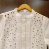 Camisa Broderie cuello mao