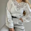 Blusa con puntilla