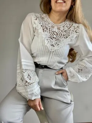 Blusa con puntilla