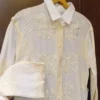 Camisa con apliques