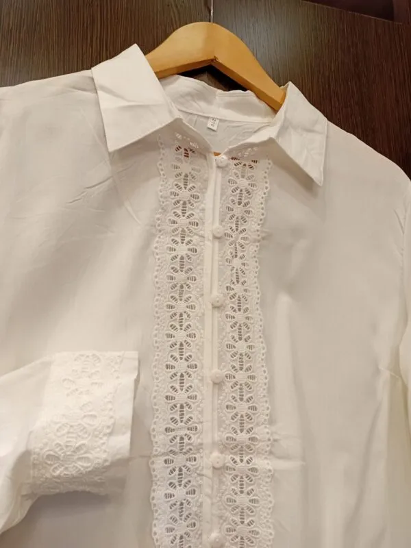 Camisa detalle puntilla