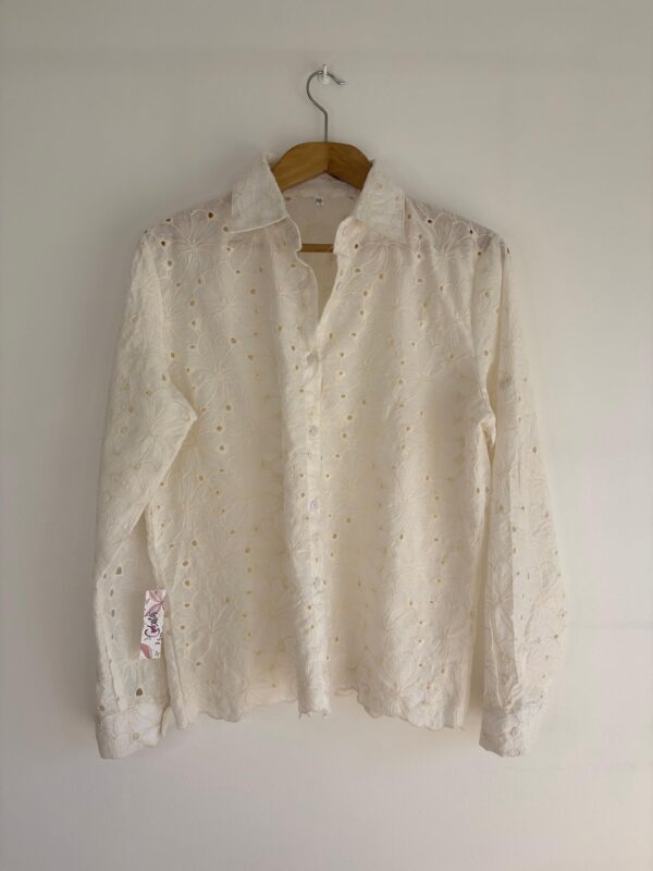 Camisa con flores Broderie Talles Grandes