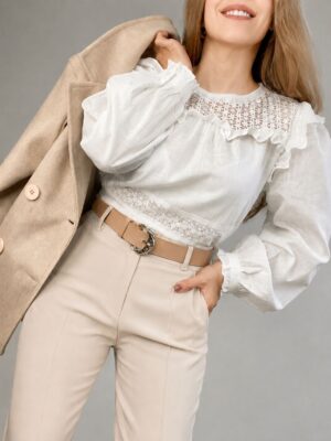 WhatsApp Image 2026-05-26 at 17.36.52 Blusa lino volados combinada con guipur