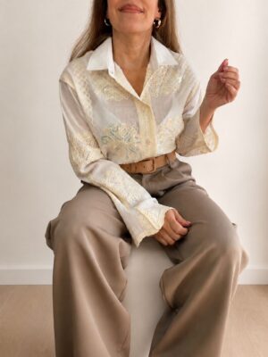 Camisa con apliques