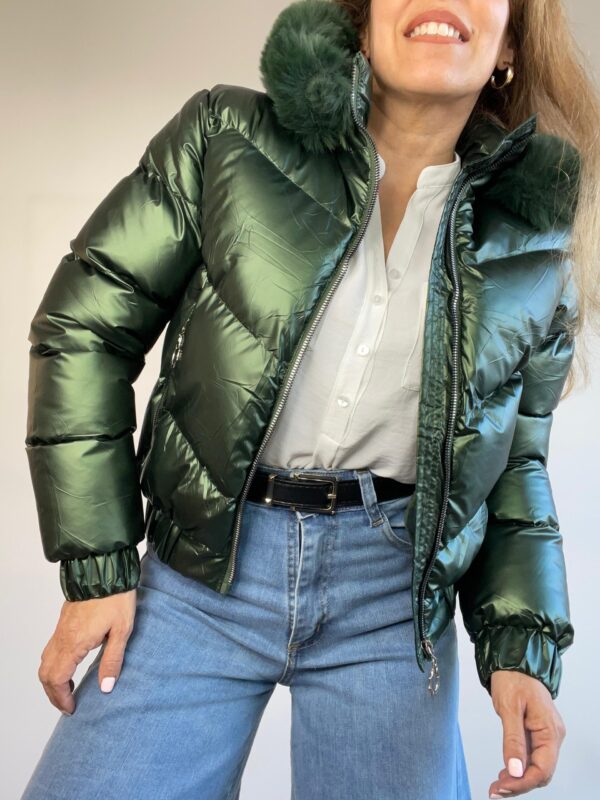 Campera de abrigo corta metalizada
