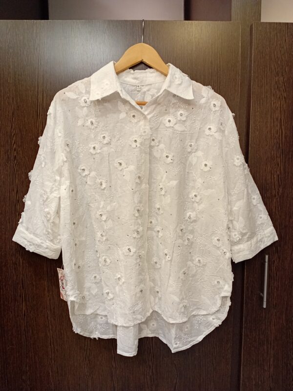 Camisa Aplique de Flores Talles Grandes