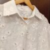 Camisa Aplique de Flores Talles Grandes