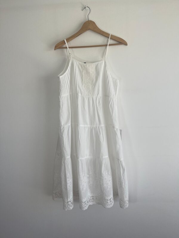 Vestido Puntilla y bordado