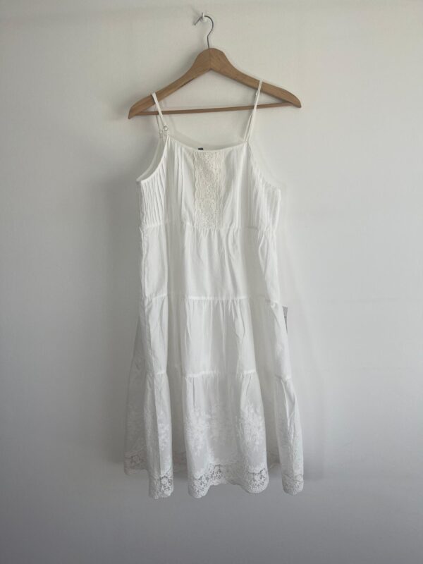 Vestido Puntilla y bordado