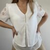 Blusa de Gasa Bordada y Calada