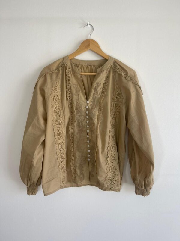 Imagen de WhatsApp 2025-10-03 a las 14.49.09_1750d05e 5 Blusa Puntilla Manga Globo
