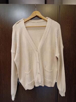 20250630_113251 Cardigan tachas