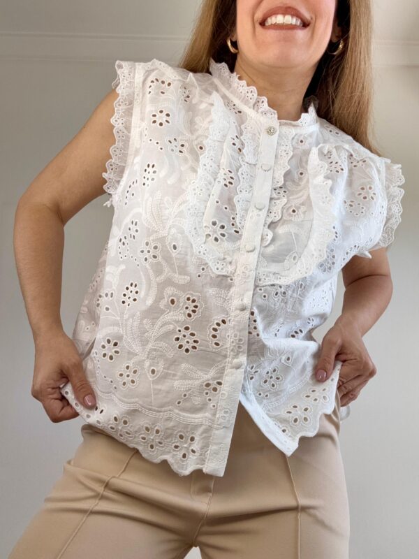 Blusa cuello mao broderie