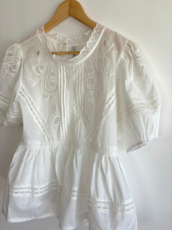 WhatsApp Image 2025-11-25 at 14.22.09 4 Blusa manga princesa puntilla y volados