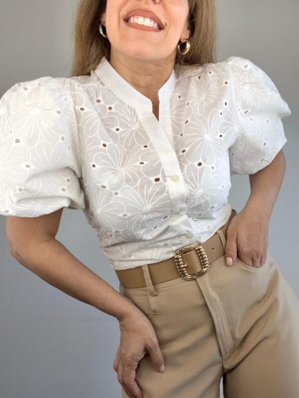 WhatsApp Image 2025-11-25 at 14.23.26 3 Camisa manga princesa flores bordadas