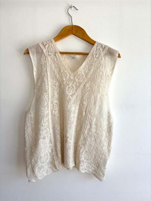 WhatsApp Image 2025-11-25 at 14.27.06 3 Blusa sin mangas tejida