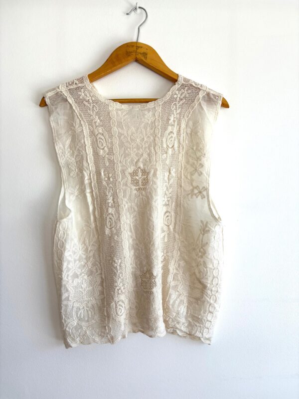 WhatsApp Image 2025-11-25 at 14.27.22 4 Blusa sin mangas tejida