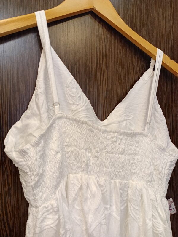 20251206_151020 Vestido Largo bordado