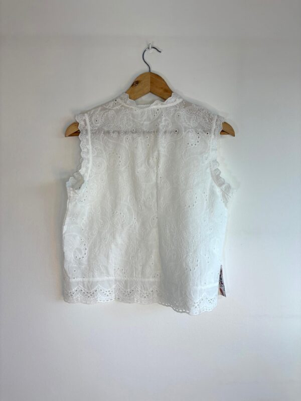 Blusa sin mangas broderie