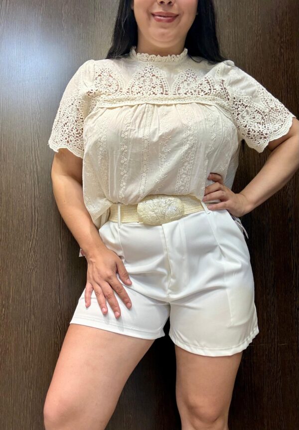 Blusa broderie combinada puntillas tejidas