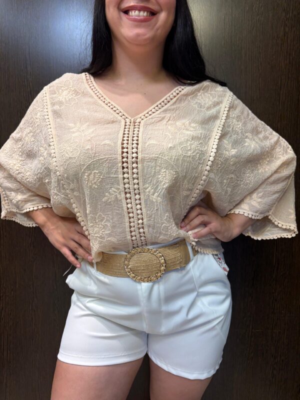 Blusa bordada manga rangla talle grande