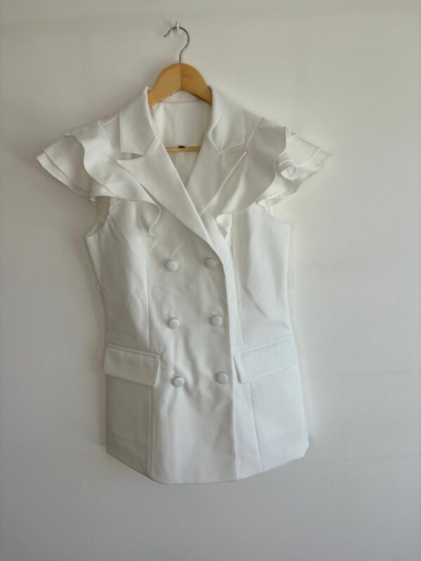 Blazer sin mangas volados