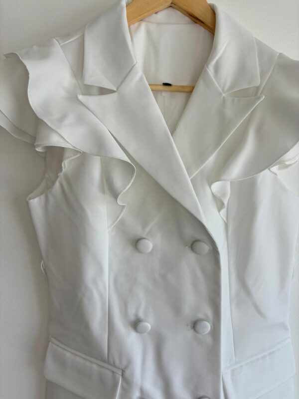 Blazer sin mangas volados