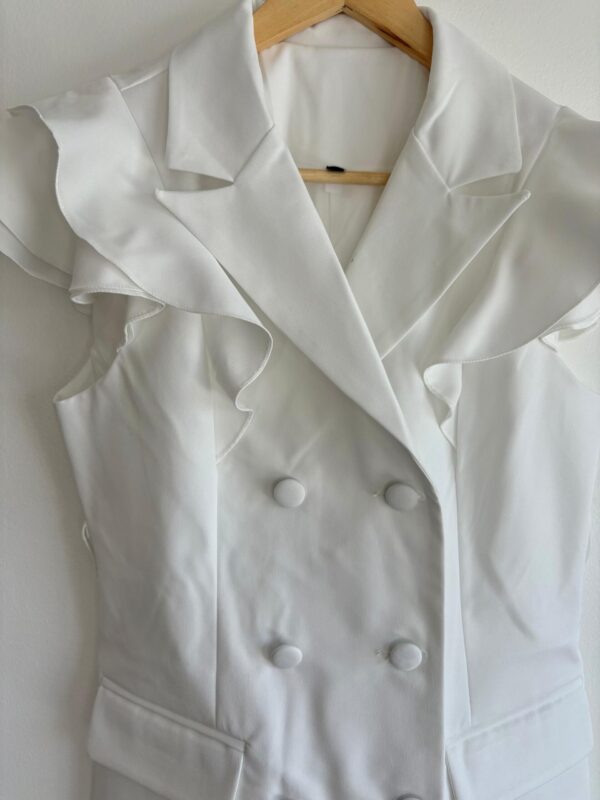 Blazer sin mangas volados