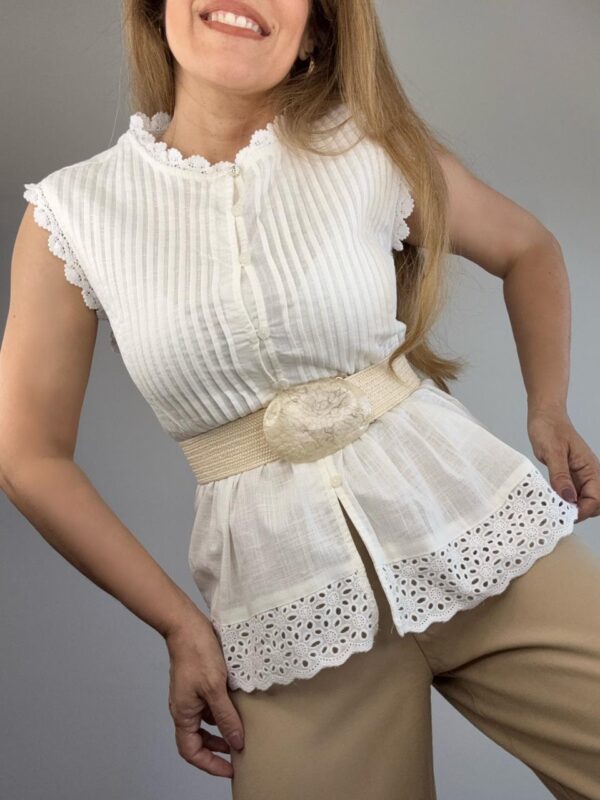Blusa sin mangas puntilla tableada