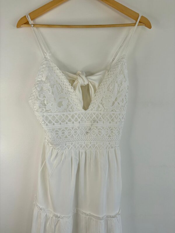 Vestido corto guipur