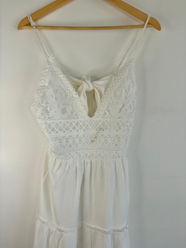 Vestido corto guipur