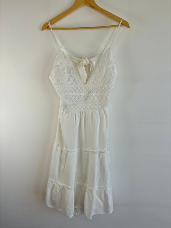 Vestido corto guipur