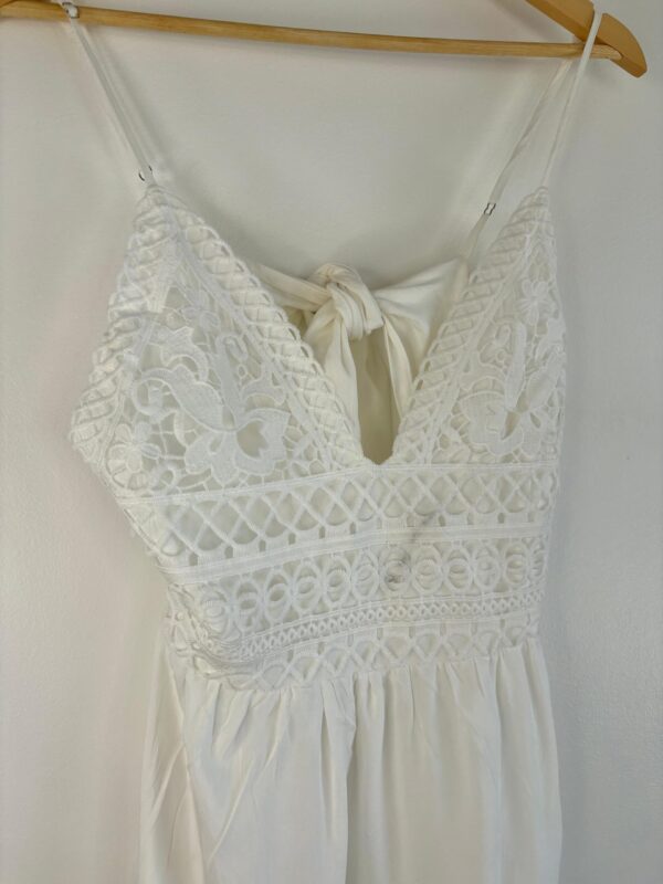 Vestido corto guipur