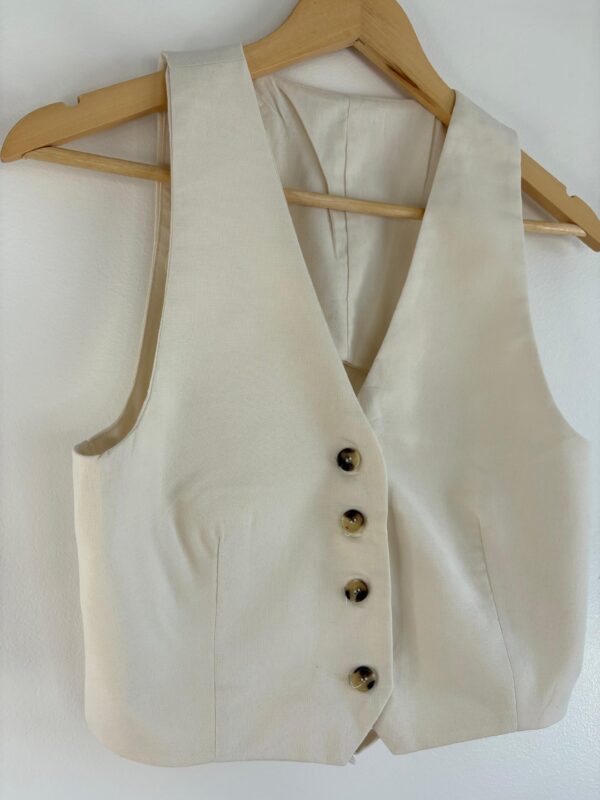 WhatsApp Image 2026-01-23 at 17.09.32 6 Chaleco sastrero lino espalda descubierta