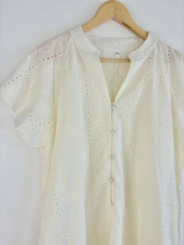 Vestido largo broderie botones talles grandes