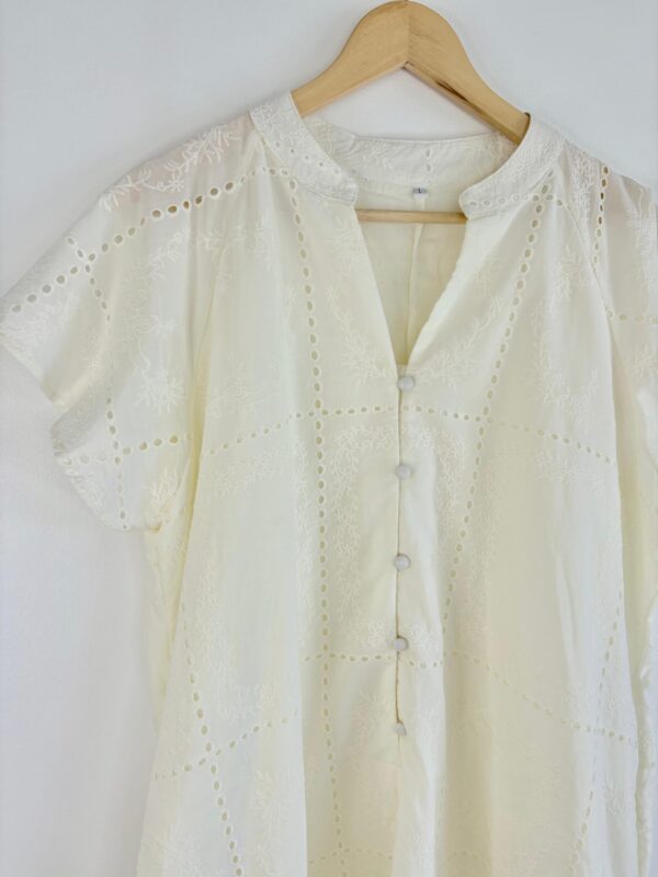 Vestido largo broderie botones talles grandes