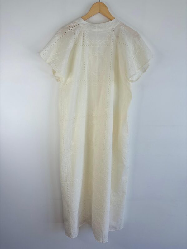 Vestido largo broderie botones talles grandes