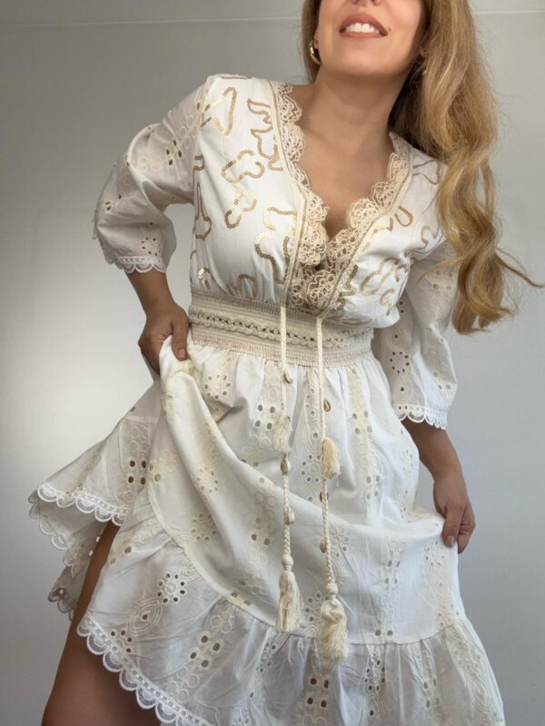 Vestido corto broderie lentejuelas