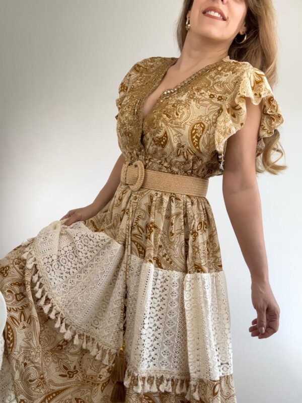 Vestido largo bordado puntillas