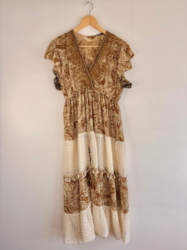 Vestido largo bordado puntillas