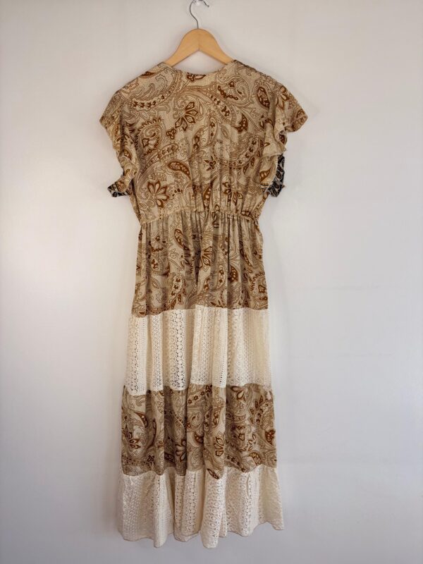 Vestido largo bordado puntillas