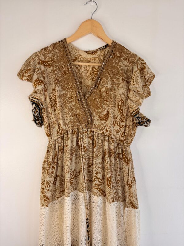 Vestido largo bordado puntillas