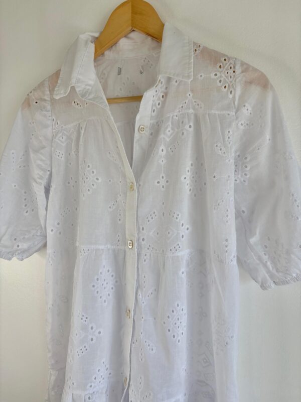 Vestido corto broderie